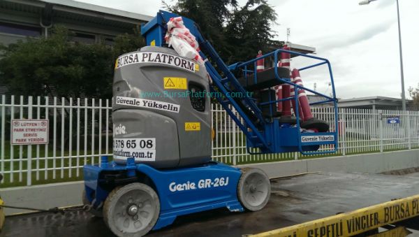 Makine park�m�za kat�lan dikey manliftler